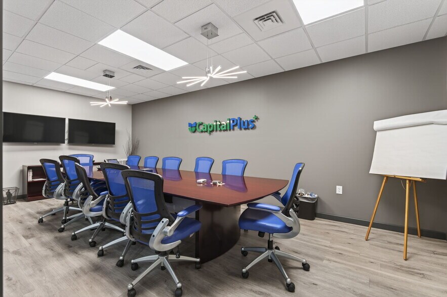 More Photos Of 2510 Solway Rd, Knoxville Flex For Lease