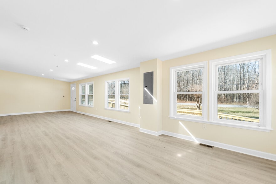 More Photos Of 1349 Yorktown Rd, Annapolis Assisted Living For Sale