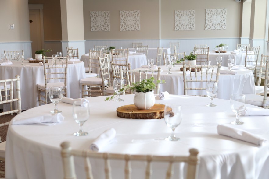 More Photos Of 306 Eddy Rd, Edgecomb Restaurant For Sale