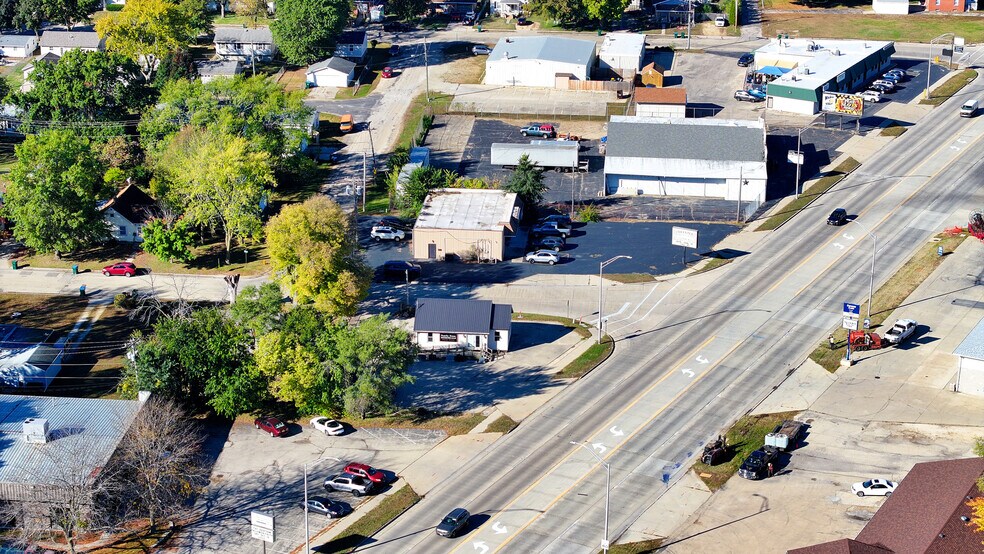 More Photos Of 603 W Rock Falls Rd, Rock Falls General Retail For Sale