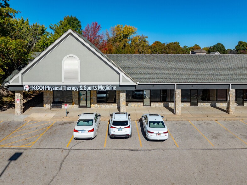 More Photos Of 11800-11922 W 119th St, Overland Park Unknown For Lease