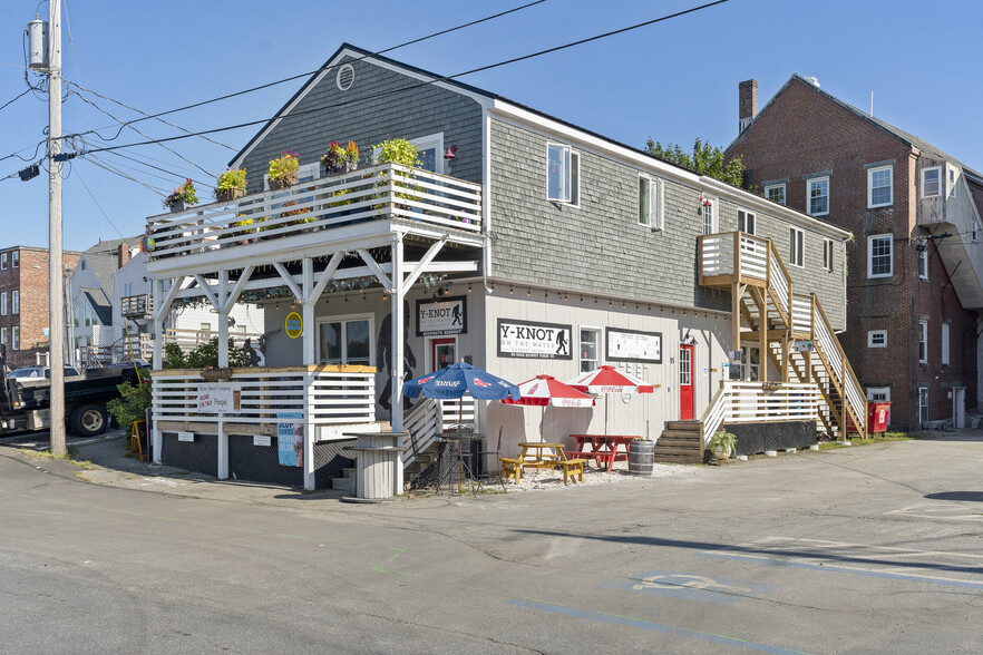 Primary Photo Of 85 Parking Lot Ln, Damariscotta Restaurant For Sale