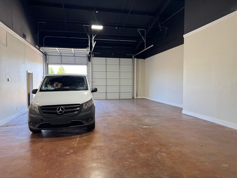 More Photos Of 5905 Scott Blvd, Horn Lake Light Distribution For Lease