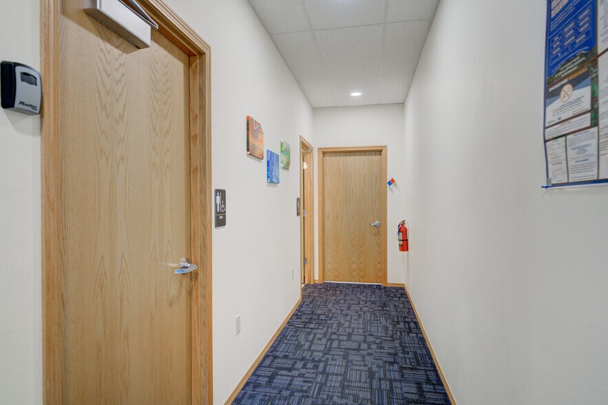 More Photos Of 351 Evergreen Dr, Bozeman Office For Sale