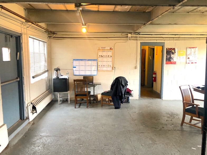 More Photos Of 63 Railroad Ave, Wallkill Warehouse For Lease