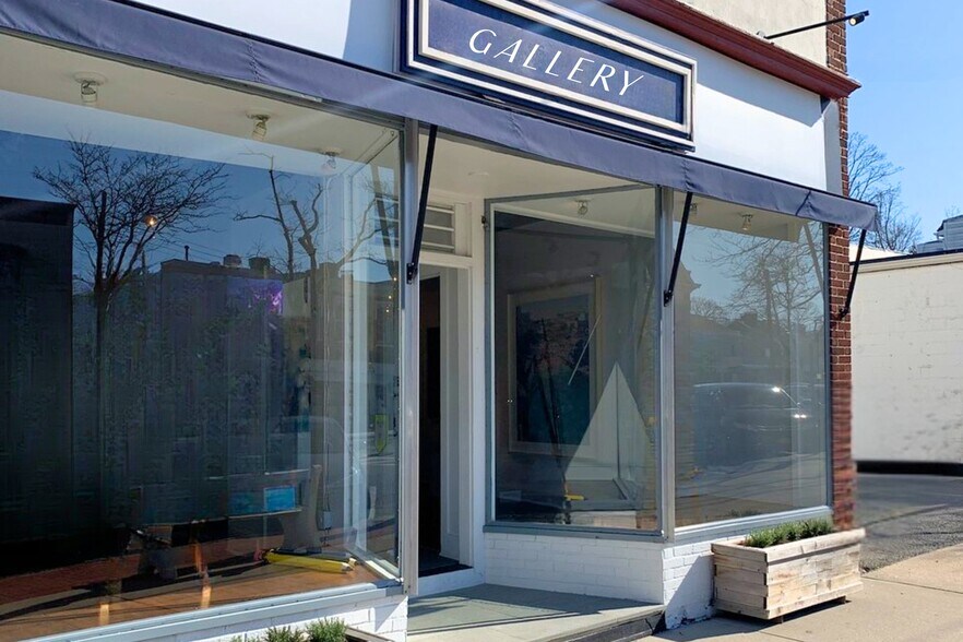 More Photos Of 95 Main St, Sag Harbor Storefront Retail Residential For Lease