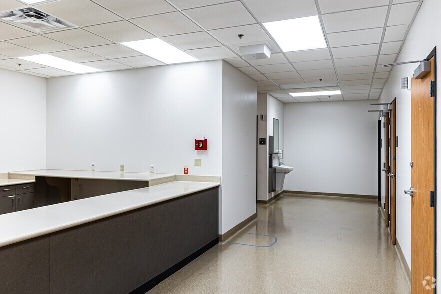 More Photos Of 6700 W 115th St, Overland Park Office For Lease