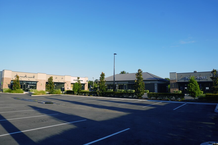 More Photos Of 12615 W Colonial Dr, Winter Garden Restaurant For Lease