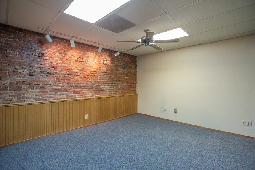 More Photos Of 310-312 1st St, Marysville Office Residential For Lease