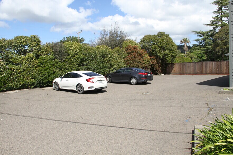More Photos Of 1030 Railroad Ave, Novato Flex For Lease