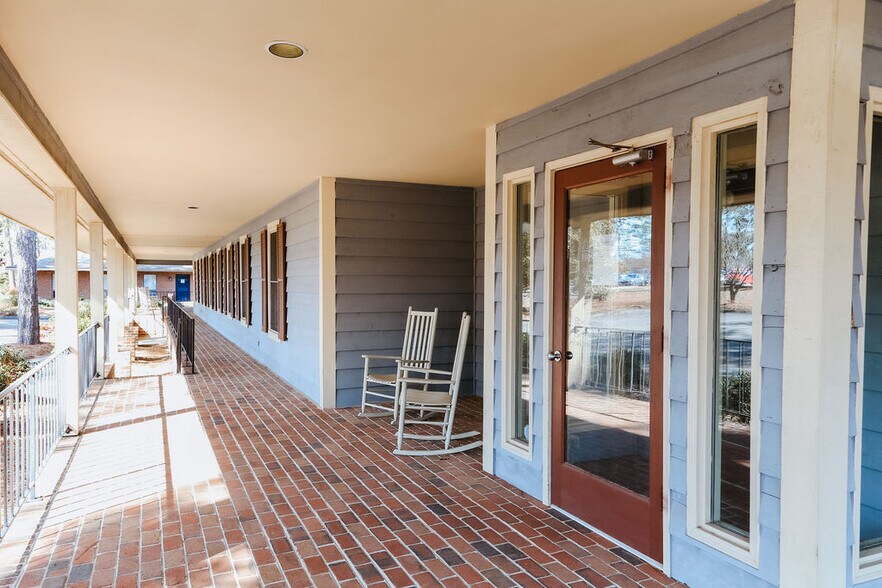 More Photos Of 70 Memorial Dr, Pinehurst Medical For Lease