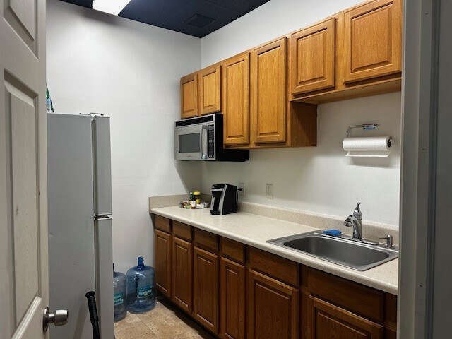 More Photos Of 809 Lucerne Ave, Lake Worth Storefront Retail Office For Lease