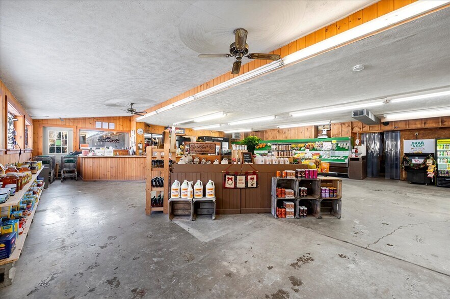 More Photos Of 485 Seneca St, Sherrill Freestanding For Sale