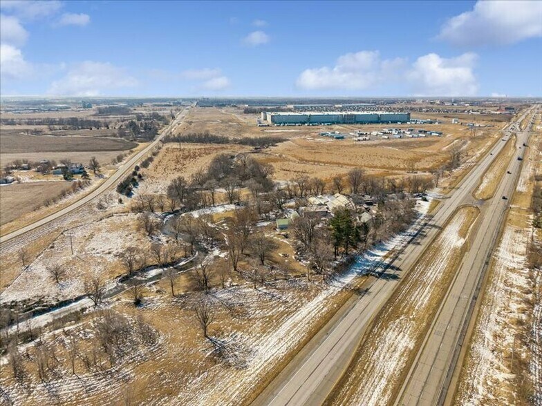 More Photos Of 2005 NE Hubbell Ave, Bondurant Industrial For Sale