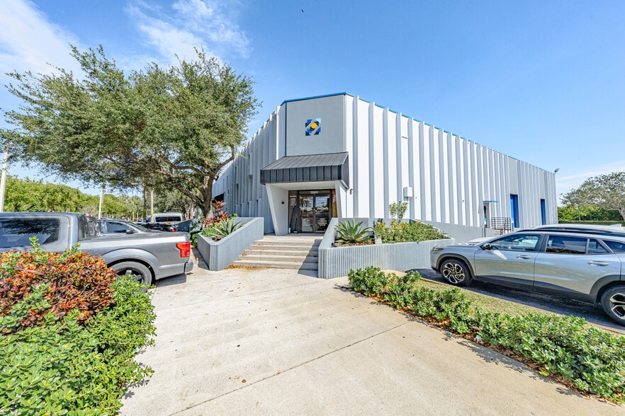 More Photos Of 2100-2290 SW 71st Ter, Davie Warehouse For Sale