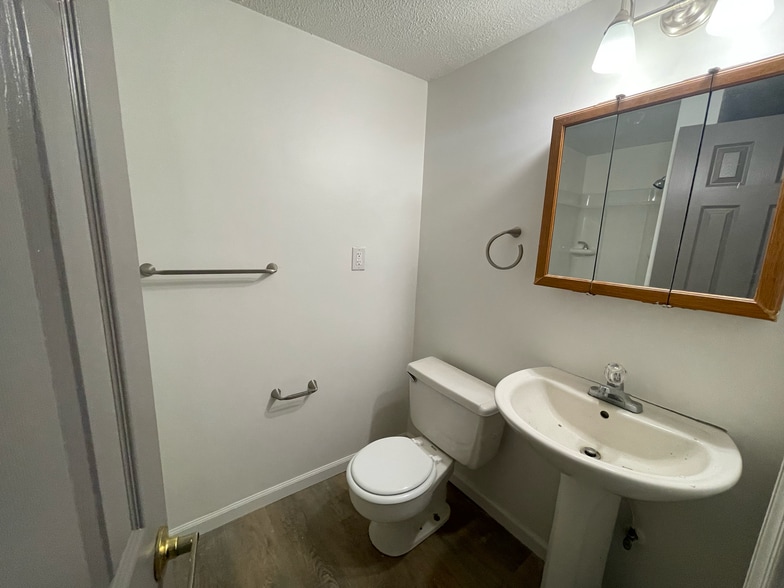 40354045 Indian Head Hwy, Indian Head, MD 20640 Apartments For Sale