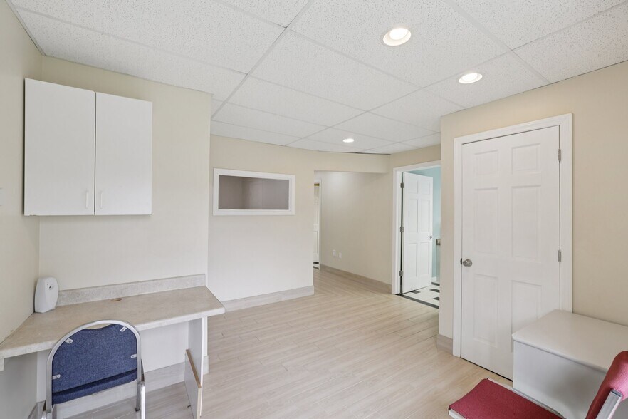 More Photos Of 364 Parsippany Rd, Parsippany Office For Sale