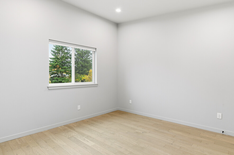 More Photos Of 11825 59th Ave ave, Seattle Apartments For Sale