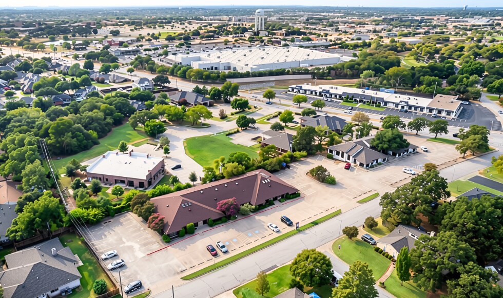 More Photos Of 1721 Cimarron Trl, Hurst Medical For Sale