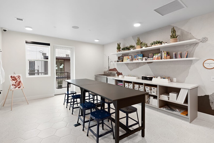 More Photos Of 12430 NE 120th St, Kirkland Apartments For Lease