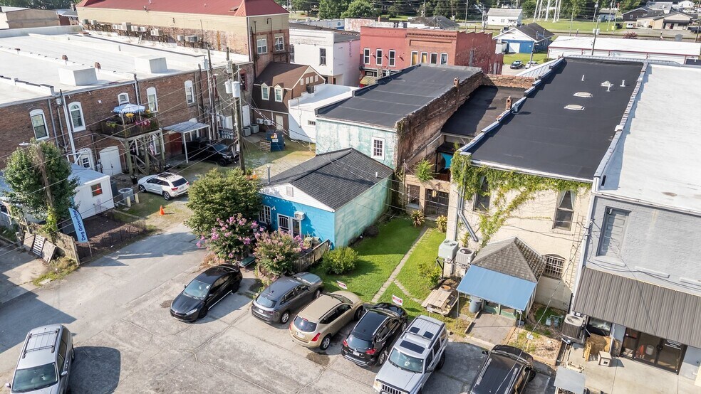 More Photos Of 106 W Anderson St, Selma Storefront Retail Residential For Sale