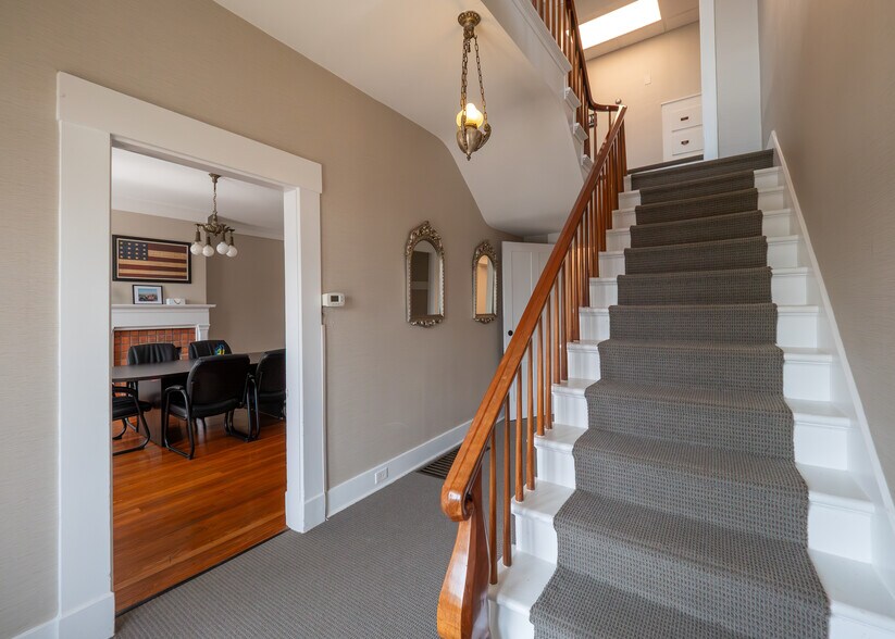 More Photos Of 15 N Franklin St, Delaware Office For Sale