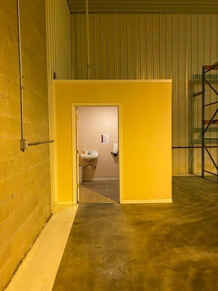 More Photos Of 310 2nd St, Boscobel Warehouse For Lease