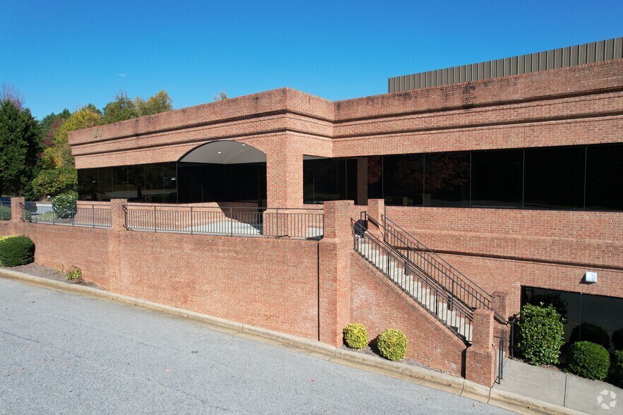 More Photos Of 160 Kimel Forest Dr, Winston-Salem Medical For Lease