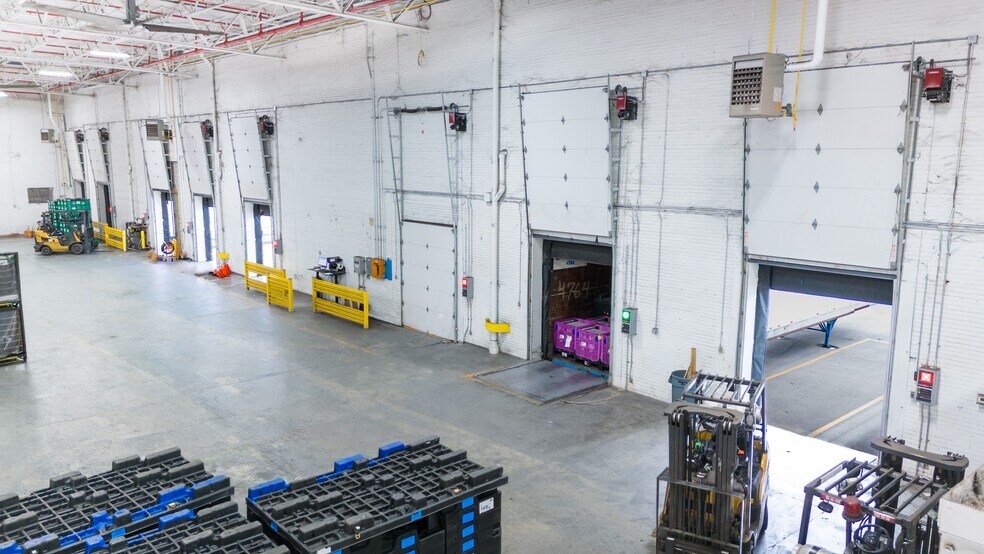More Photos Of 1625 Saint George Rd, Evansville Manufacturing For Lease