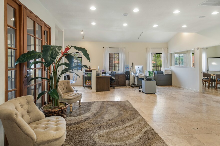 More Photos Of 51370 Avenida Bermudas, La Quinta Office Residential For Sale