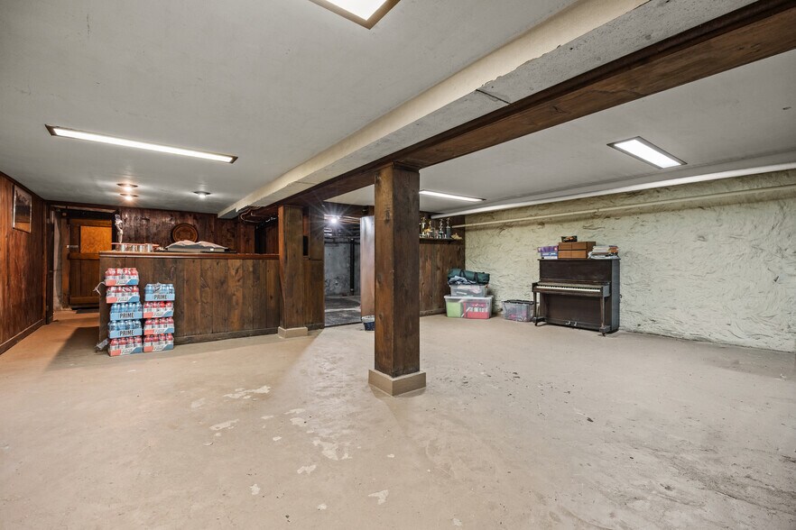 More Photos Of 7031 67th Pl, Glendale Multifamily For Sale