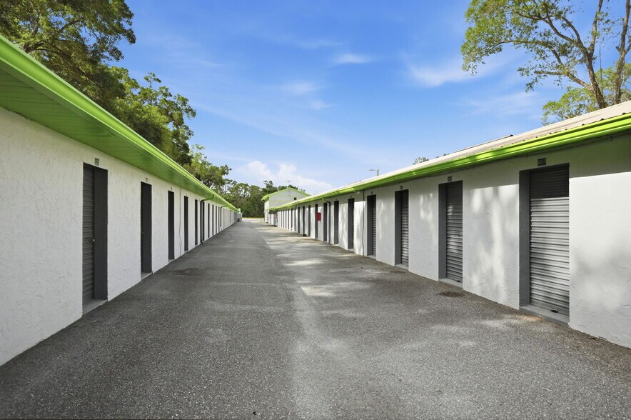 More Photos Of 16331 Cortez Blvd, Brooksville Self Storage For Sale