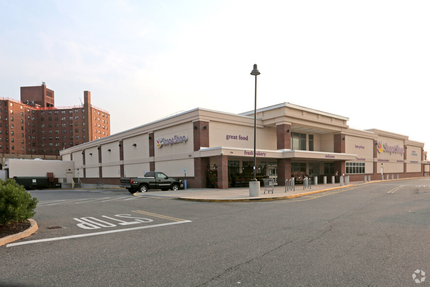 Primary Photo Of 70-20 Rockaway Beach Blvd, Arverne Supermarket For Lease