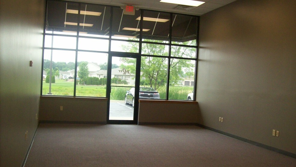 More Photos Of 1602-1650 N Bell School Rd, Rockford Storefront Retail Office For Lease