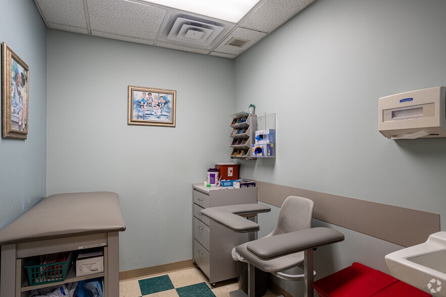 More Photos Of 140 High St, Springfield Unknown For Sale