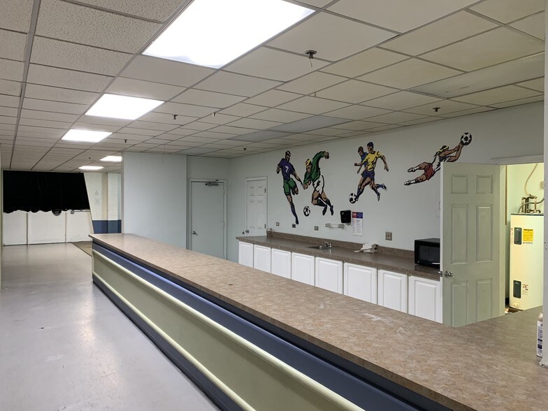 More Photos Of 10850 W Laraway Rd, Frankfort General Retail For Lease