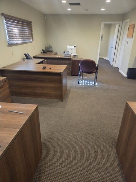 More Photos Of 1220 Nance St, Perris Contractor Storage Yard For Lease