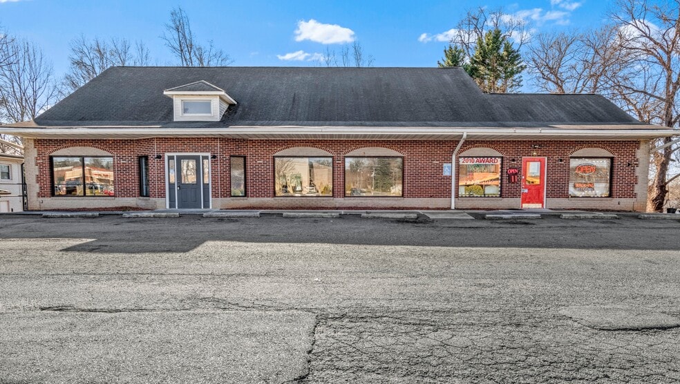 Primary Photo Of 2910 Reynolda Rd, Winston-Salem Office For Sale