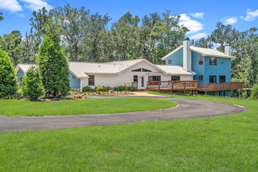 More Photos Of 27255 Hickory Hill Rd, Brooksville Specialty For Sale