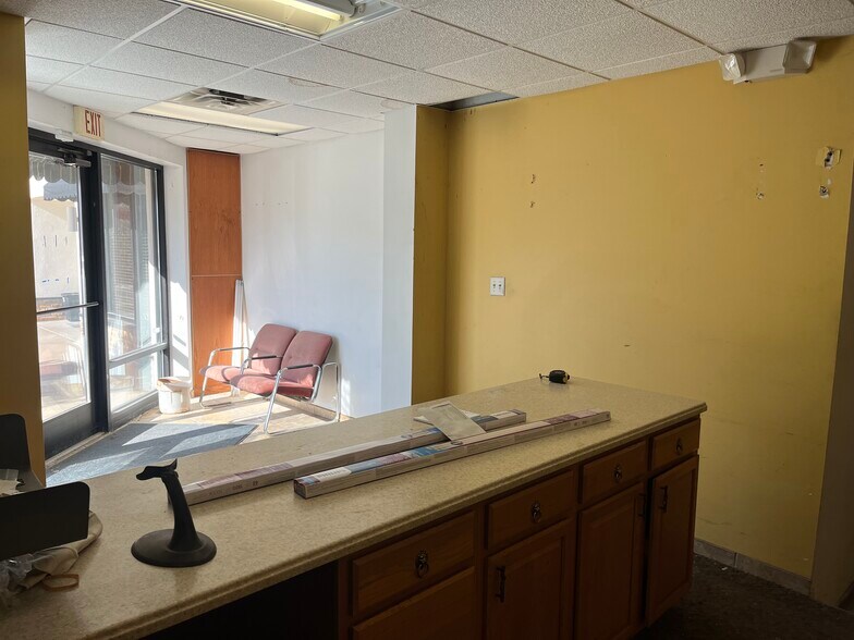 More Photos Of 1233 Larpenteur Ave W, Roseville General Retail For Lease