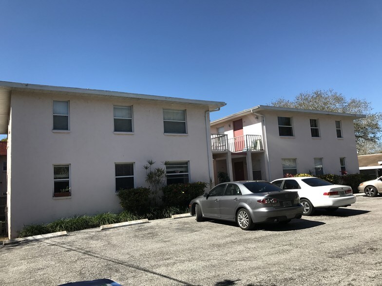 More Photos Of 1630 Redwood St, Sarasota Apartments For Sale