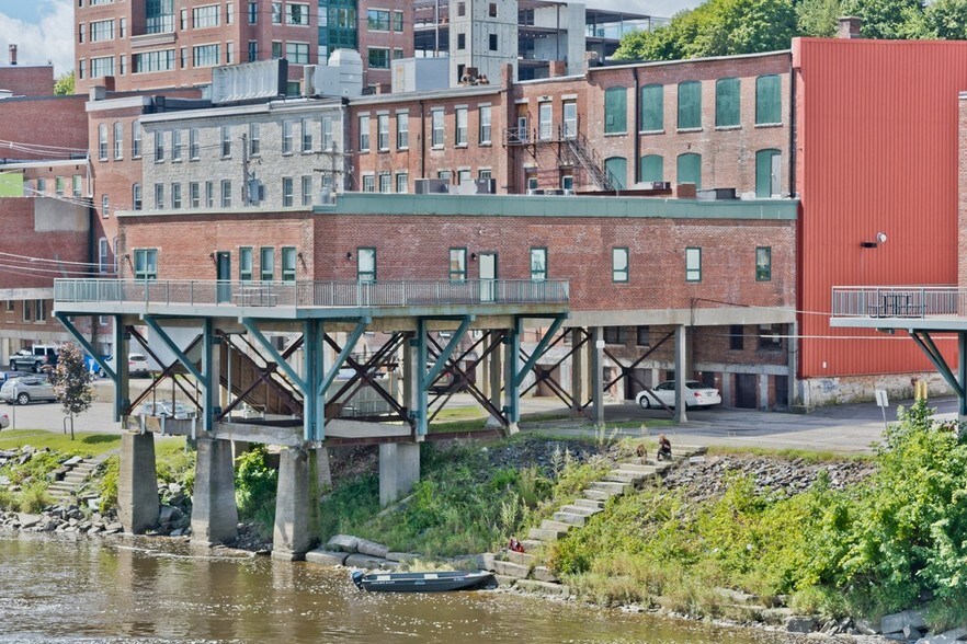 More Photos Of 211 Water St, Augusta Office For Sale