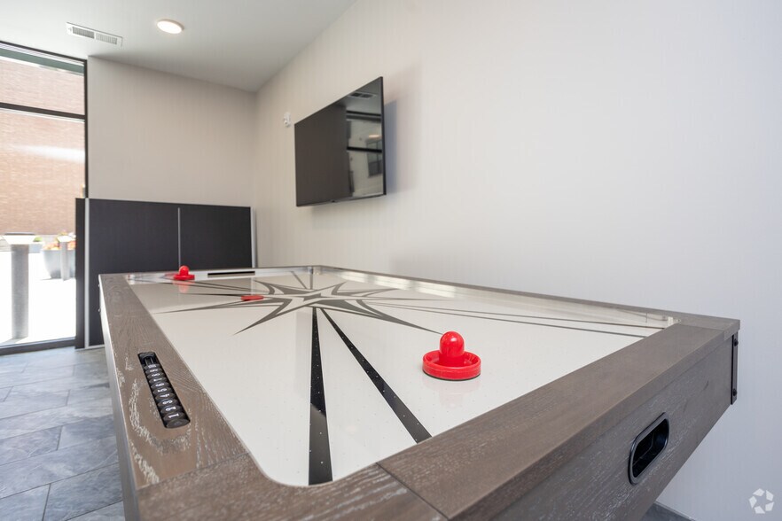 More Photos Of 140 E Monument Ave, Dayton Apartments For Lease