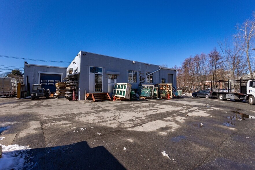 More Photos Of 231 Lexington St, Waltham Industrial For Sale