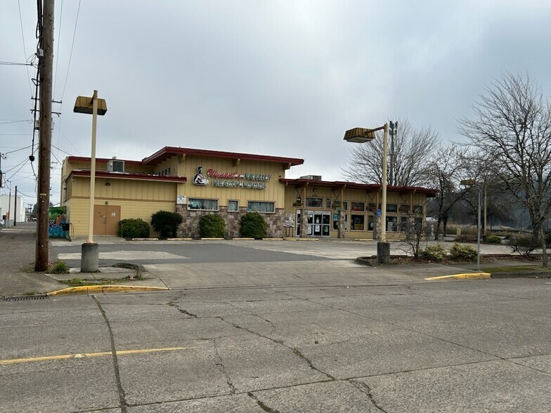 Primary Photo Of 722 S A St, Springfield Freestanding For Sale