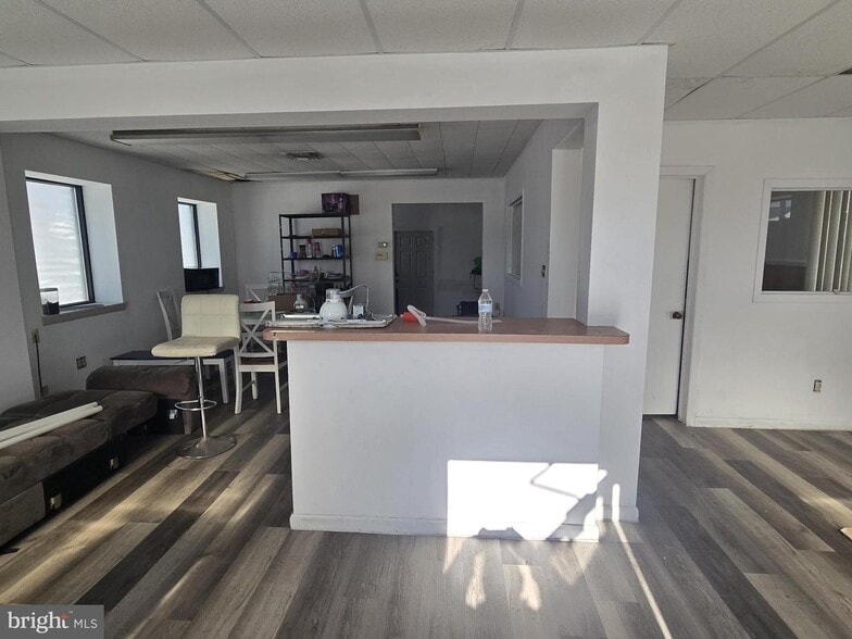 More Photos Of 512-520 W Chestnut Ave, Vineland Light Distribution For Sale