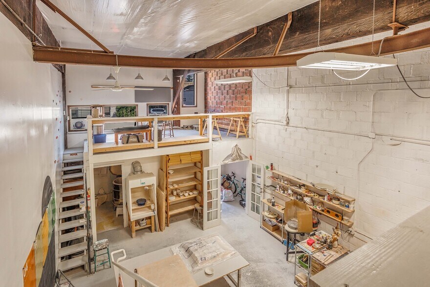 More Photos Of 3425 SE Yamhill St, Portland Loft Creative Space For Sale