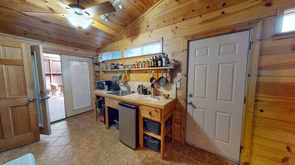 More Photos Of 1607 E 7th St, Austin Office For Sale