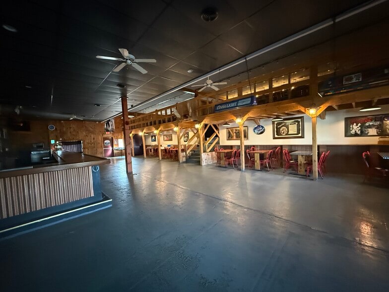 Primary Photo Of 10 Ruth St, Vernon General Retail For Sale