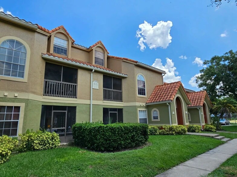 More Photos Of 2250 N Hoagland Blvd, Kissimmee Apartments For Sale